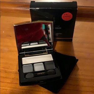 Artistry quad Smoky